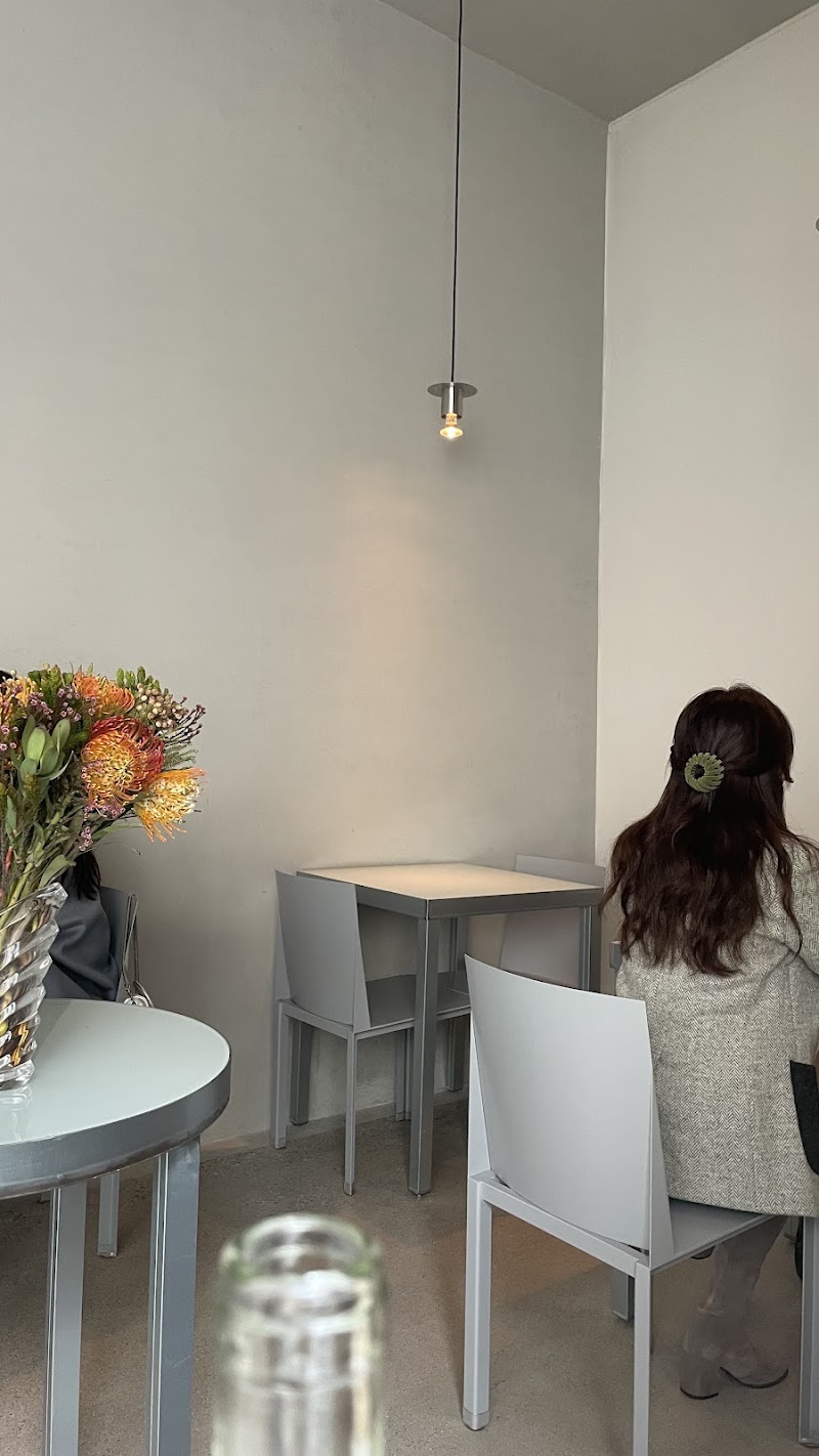 DeKad Cafe