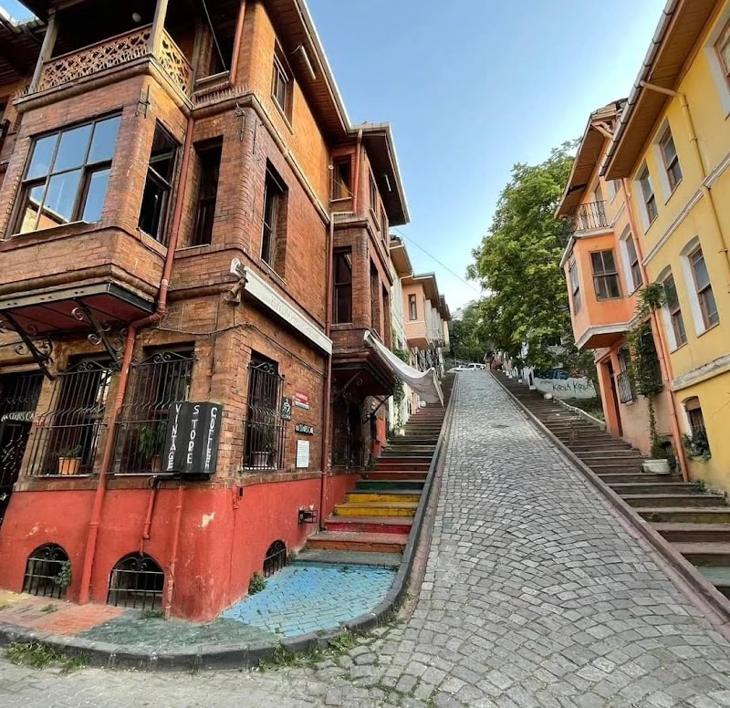 Balat Neighborhood Walking Exploration