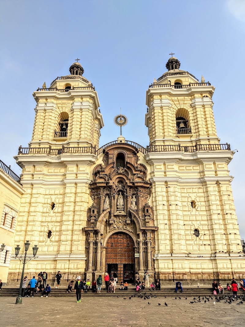 Convento de San Francisco de Lima and Catacombs