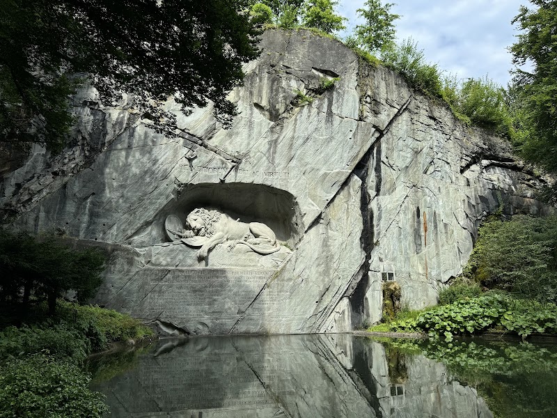 Lion Monument (Löwendenkmal)