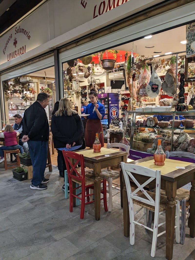 San Lorenzo Outdoor Market