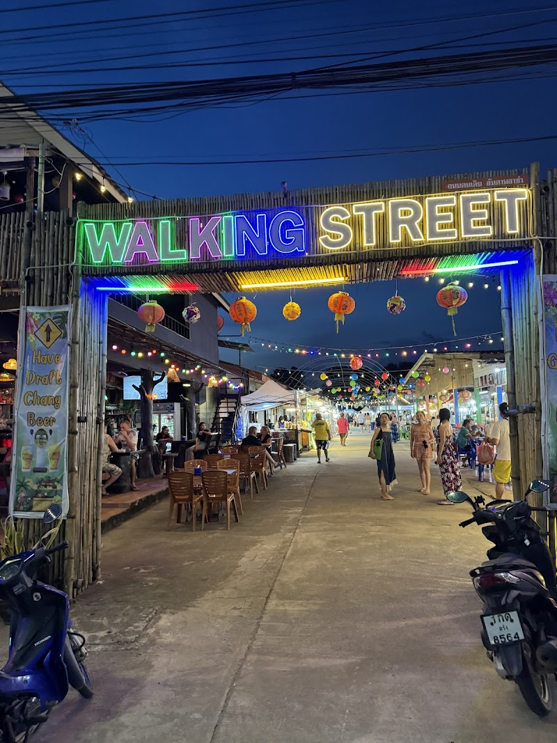 Sala Dan Walking Street