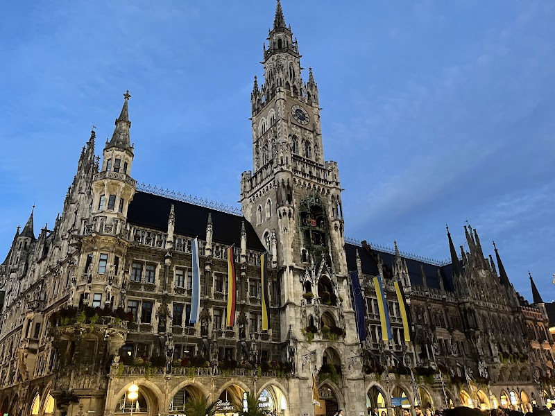 Marienplatz and the Neues Rathaus Glockenspiel