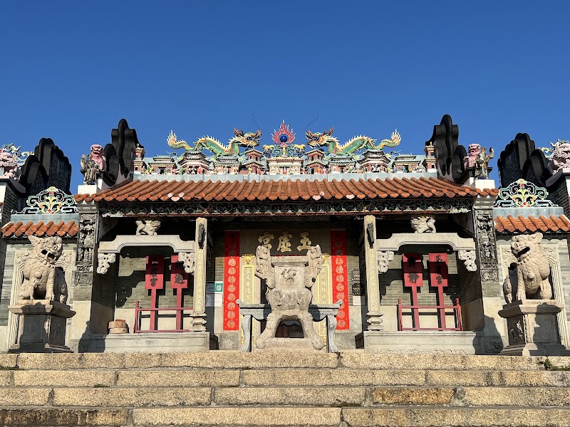 Pak Tai Temple and Cheung Chau Village Walk