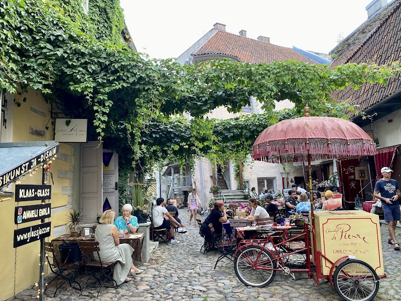 Masters' Courtyard (Meistrite Hoov)