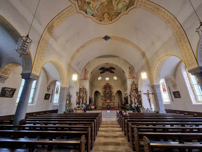 Kirchplatz and the English Church