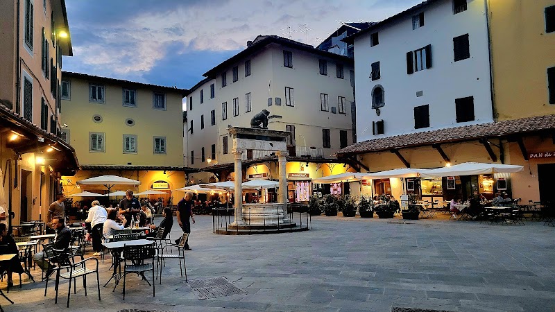 Mercato Ortofrutticolo di Pistoia (Piazza della Sala)