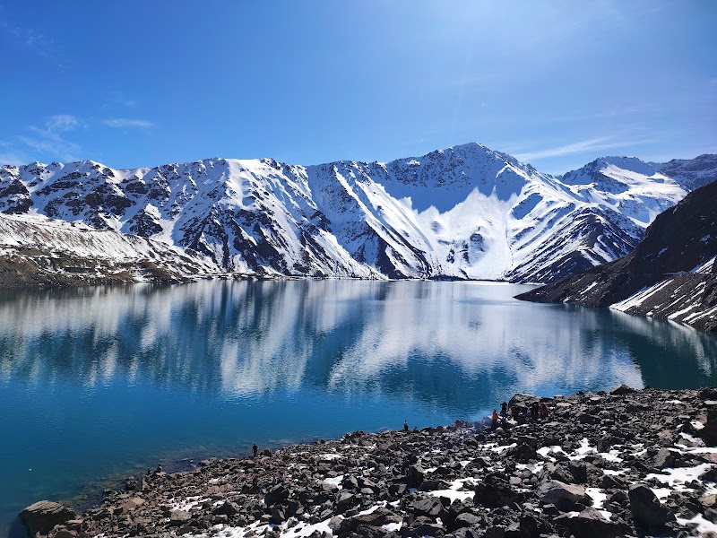 Embalse El Yeso reservoir walk