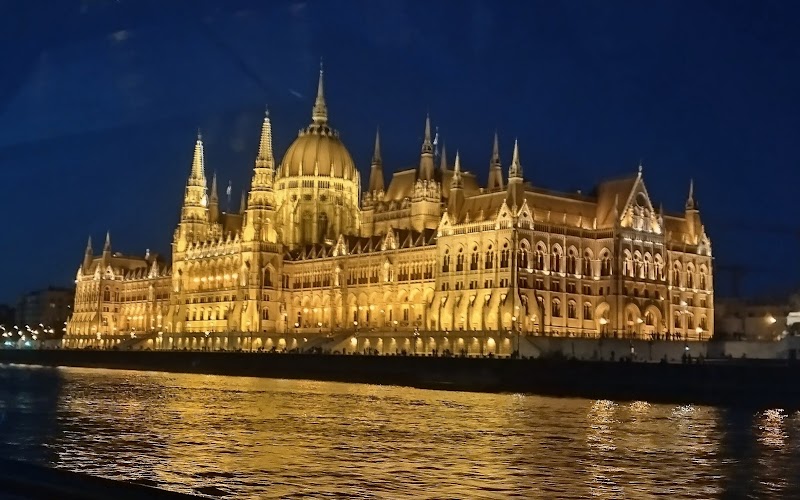 Danube Sightseeing Cruise with Legenda