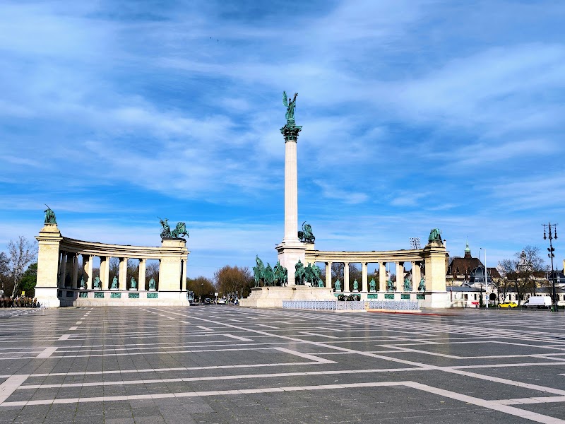 Heroes' Square (Hősök tere)