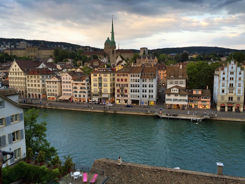 Lindenhügel (Lindenhügel Hill and Lindenhof Square)