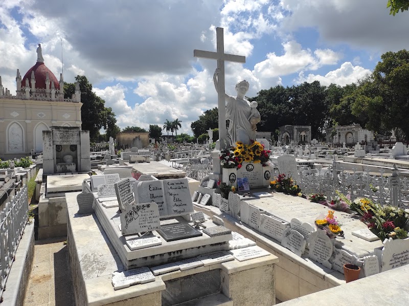 Necropolis Cristobal Colon