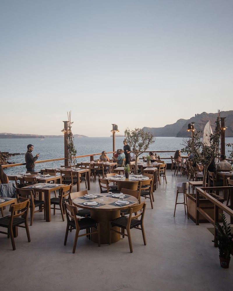 Ammoudi Fish Tavern at Sunset