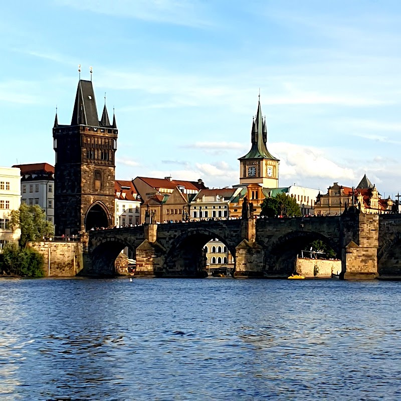 Charles Bridge (Karlův most) at Morning