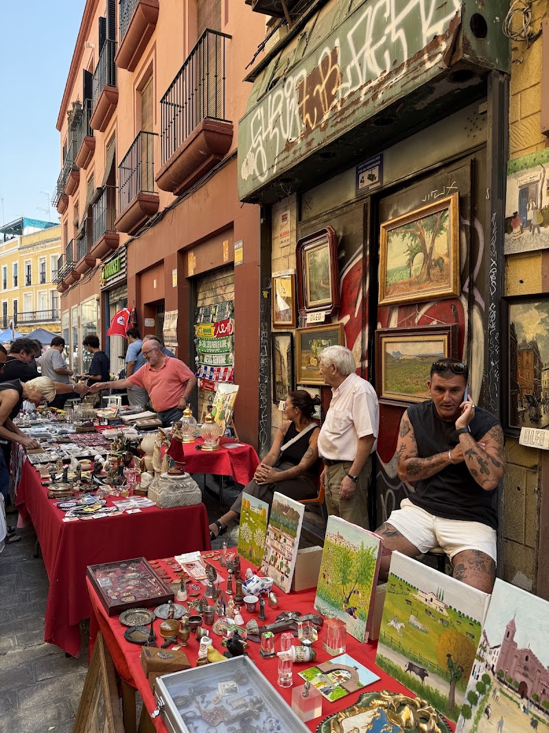 El Jueves Flea Market on Calle Feria