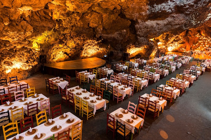 La Gruta Restaurant