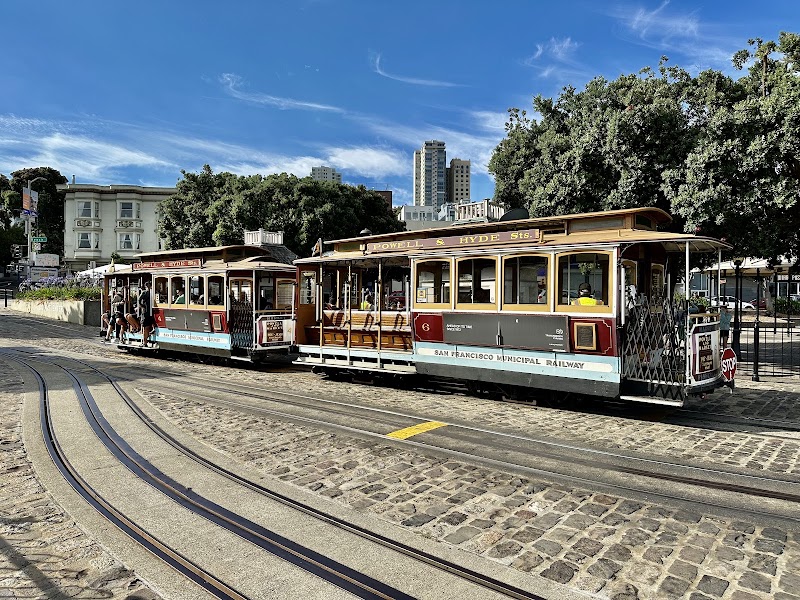 San Francisco Cable Car (Powell-Hyde Line, Stop at Hyde & Beach)