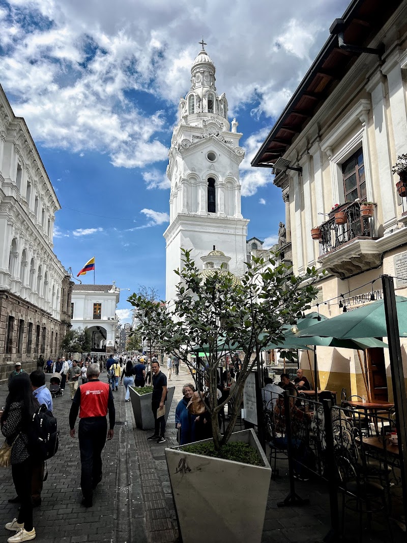 Barrio Guápulo Walking Tour (Self-Guided)