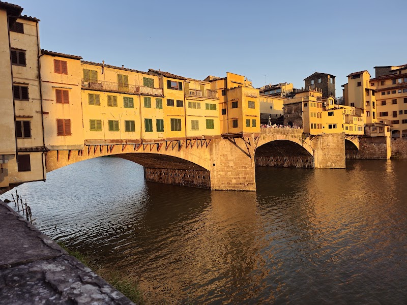 Crossing the Ponte Vecchio