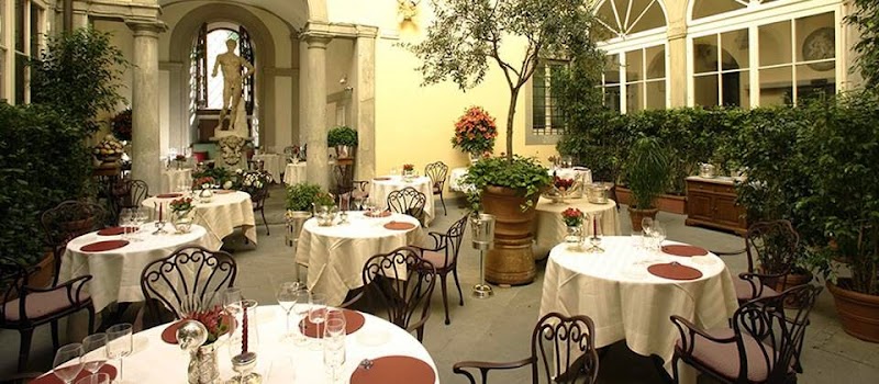 Enoteca Pinchiorri Lunch (or Buca dell'Orafo for families)