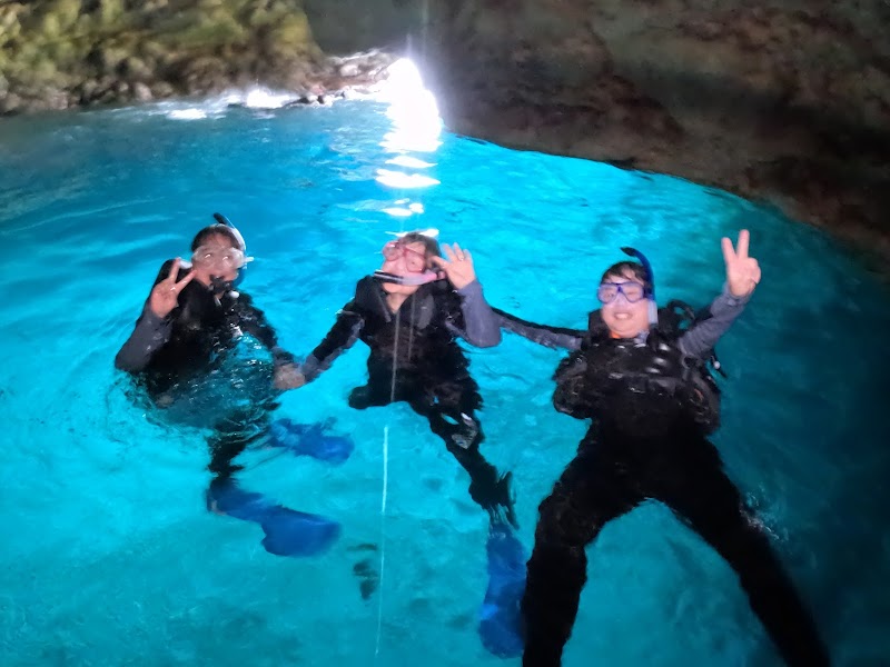 Okinawa: Blue Cave Private Snorkeling Tour with Photos