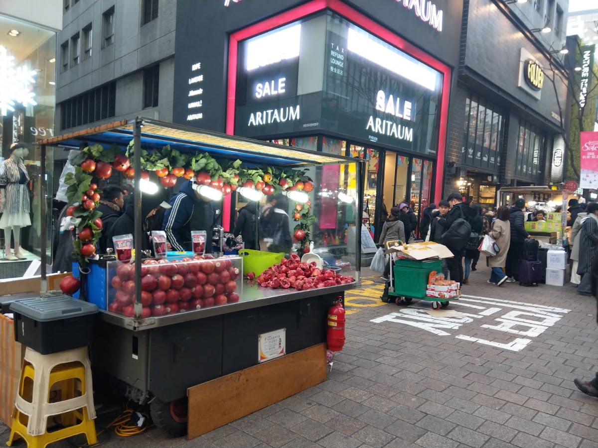 Chungmuro Food Alley (Toegye-ro Vegetarian Street Stalls)